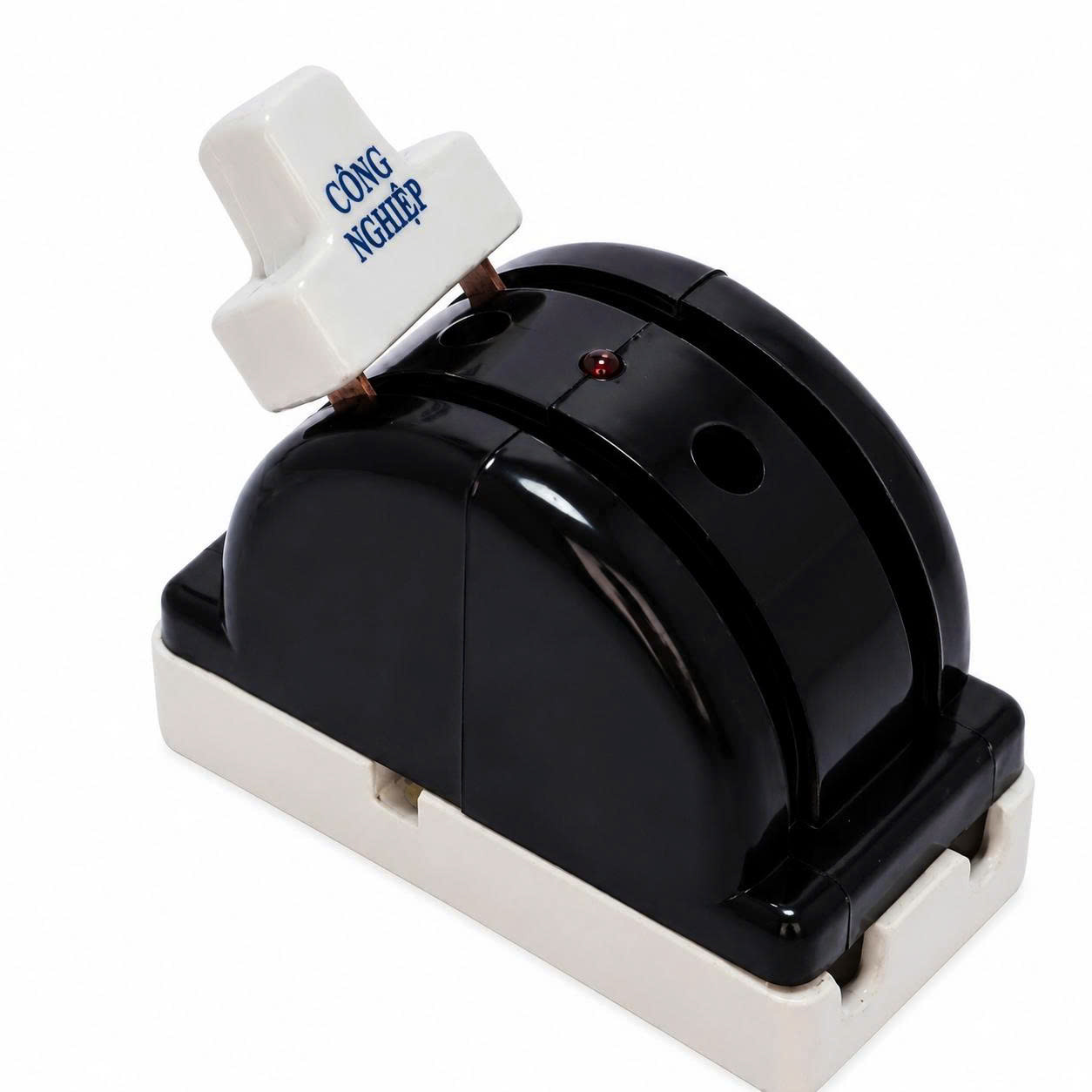 Cầu dao CN 20A2F Đão Fic